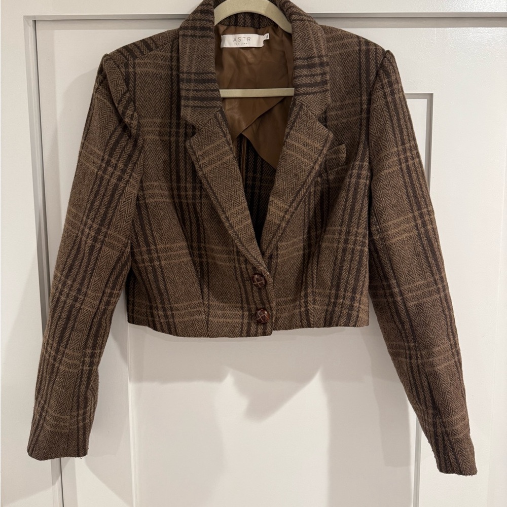 ASTR The Label Brina Cropped Blazer Jacket in Brown & Black Plaid